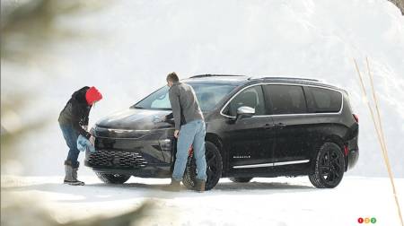 Chrysler Unveils a Preview of the New Pacifica