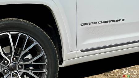 Jeep retire le drapeau américain des Grand Cherokee pour le Canada