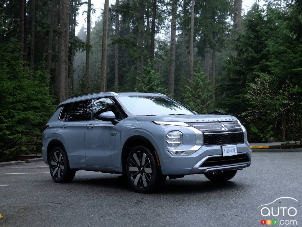 Mitsubishi Outlander PHEV 2026