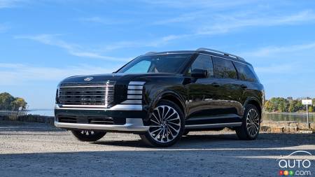 Hyundai Pauses Sales of Some Palisades After Fatality Linked to Power Seats