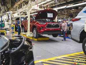 Toyota Investing $1 Billion in U.S. to Boost Production of RAV4, Camry