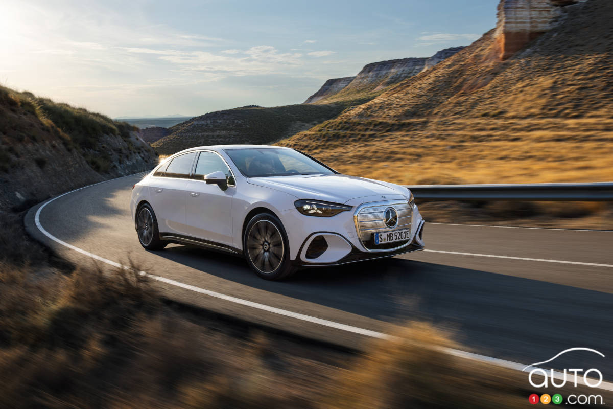 Mercedes-Benz Debuts New C-Class Electric