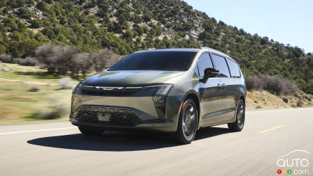 Chrysler Slashes Pricing for 2027 Pacifica in Canada