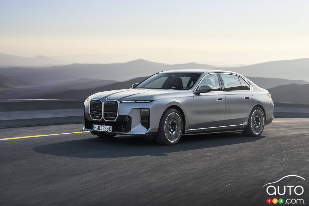 BMW Unveils 2027 i7 and 7 Series