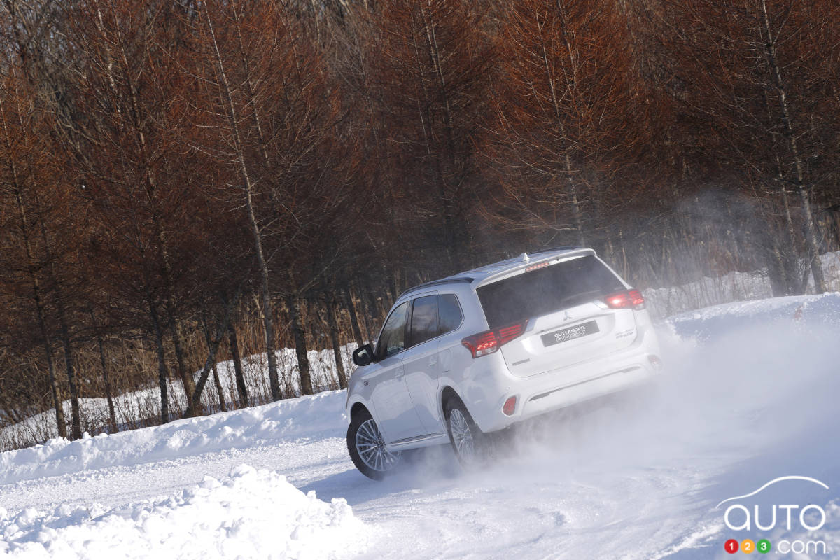 Mitsubishi rappelle 108 000 Outlander pour des hayons qui pourraient tomber subitement