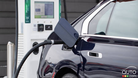 Les prix de transaction moyens des nouveaux VÉ et des véhicules thermiques désormais égaux au Canada