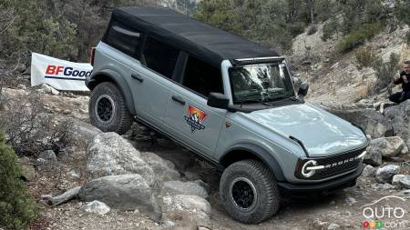 Ford Patents New Sliding Roof Designs for the Bronco