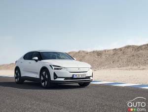La Polestar 2 effectue son retour au Canada avec des améliorations technologiques