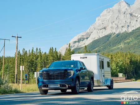 GMC Sierra, Super Cruise and a Trailer: When Towing Becomes Relaxing