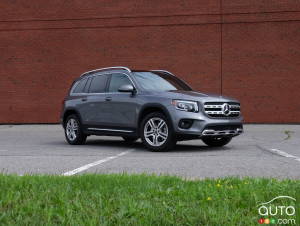 Mercedes-Benz Recalls 350,000 Vehicles Over Rollaway Risk