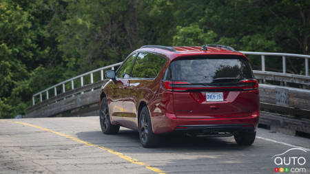 Stellantis Recalls 955,000 Vehicles Over Rearview Camera Software Defect