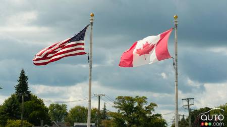 Menace américaine de tarifs de 50 % sur les véhicules canadiens