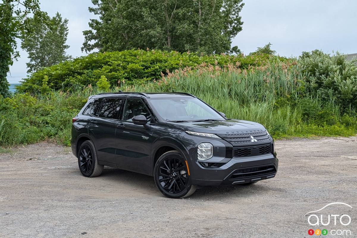 Mitsubishi rappelle 100 000 Outlander en raison d'un problème de caméra de recul
