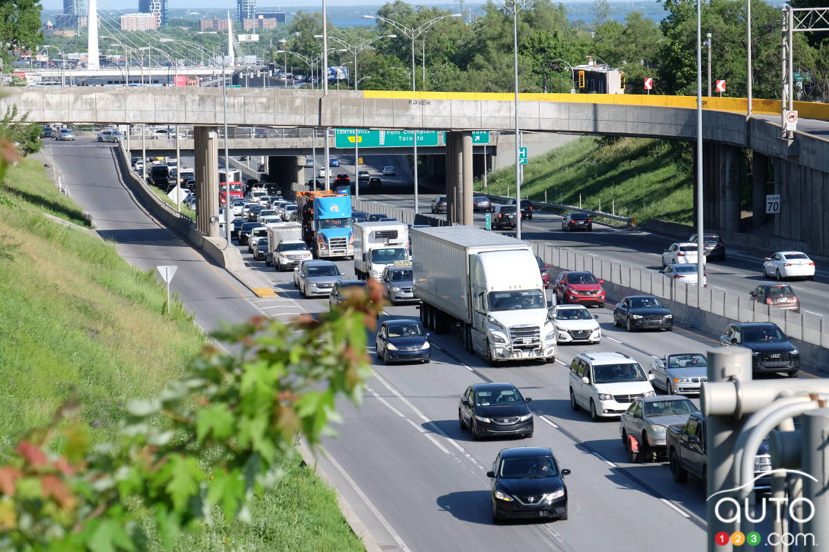 Ottawa prolonge le congé de la taxe d'accise sur l'essence jusqu'en 2027