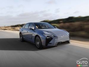 La Lexus ES 2027 est proposée à partir de 59 685 $ au Canada