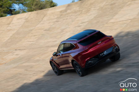 Aston Martin DBX, rear