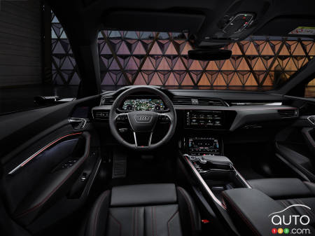 2024 Audi Q8 e-tron, interior