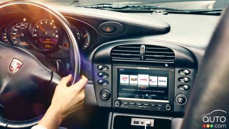 Apple CarPlay in older Porsche