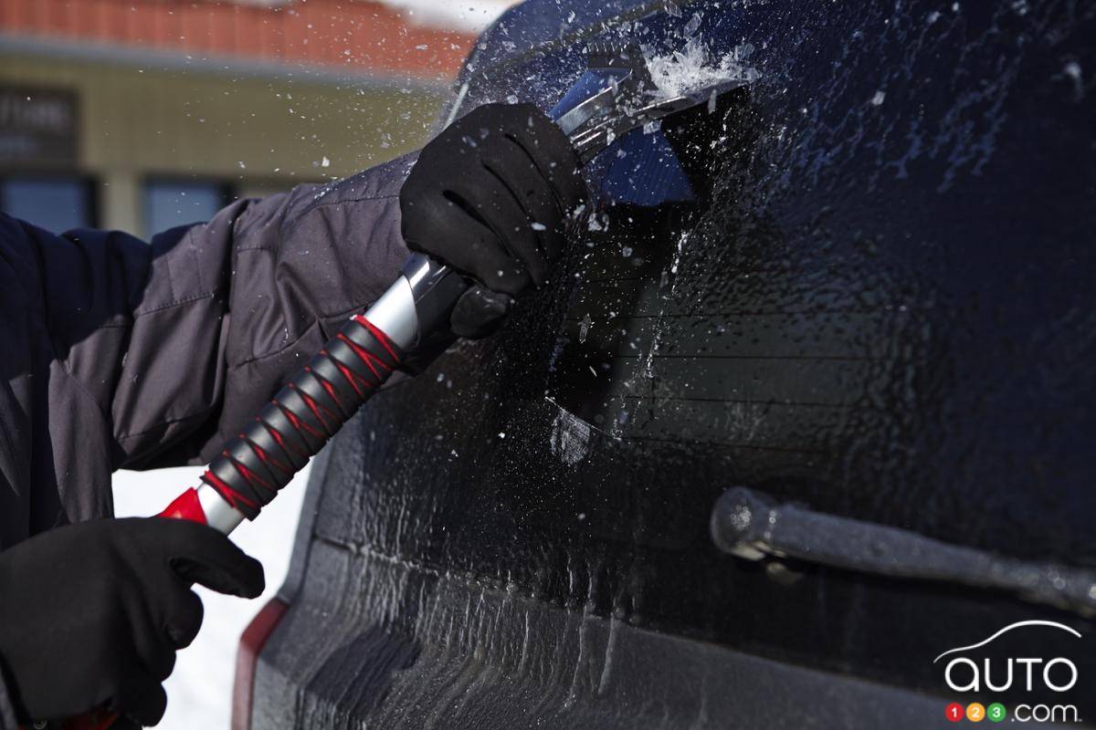 Balai à neige télescopique anti-égratignures Garant : le meilleur