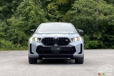 Front of the 2024 BMW X6 M60i