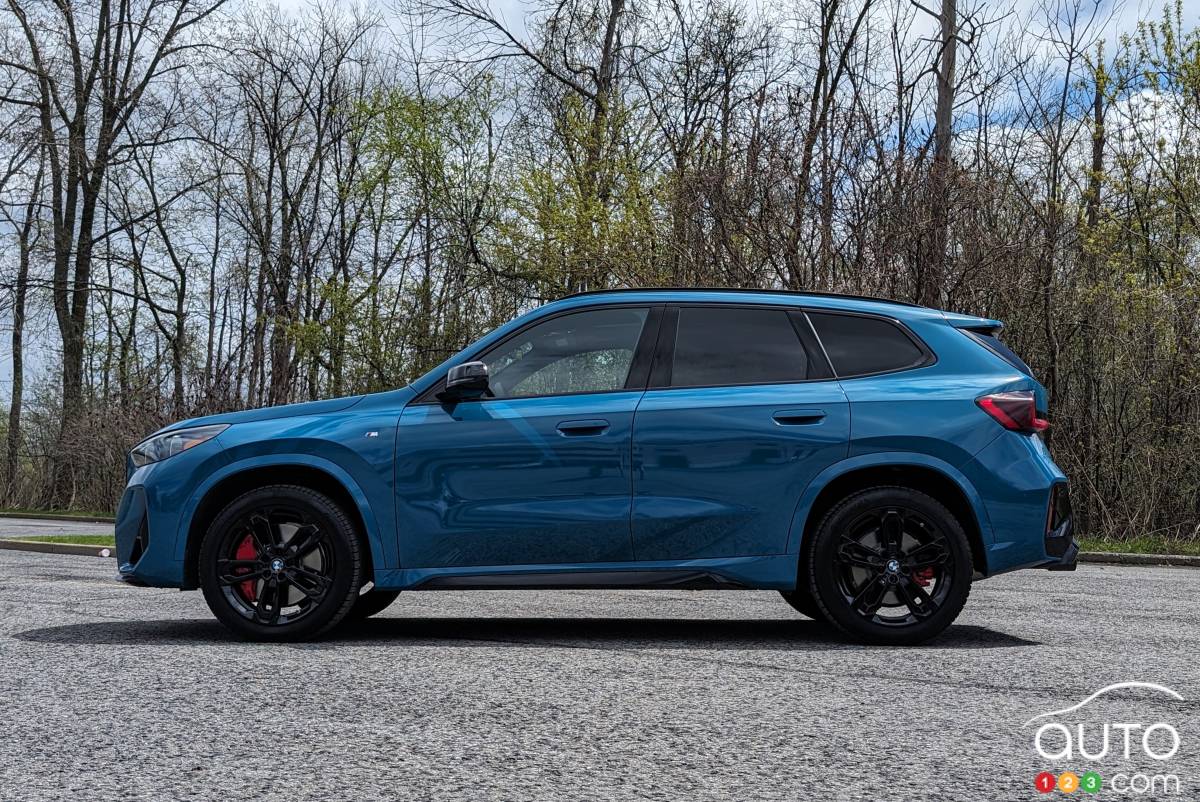 BMW X1 M35i 2024, de profil