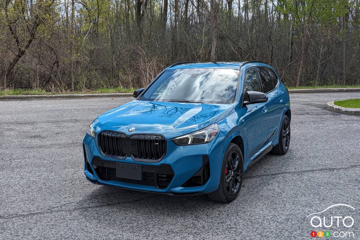 BMW X1 M35i 2024, bleu