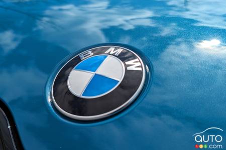 2024 BMW X1 M35i, BMG logo on hood