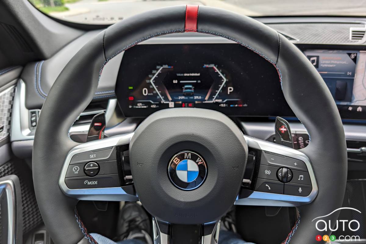 BMW X1 M35i 2024, volant