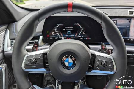 2024 BMW X1 M35i, steering wheel