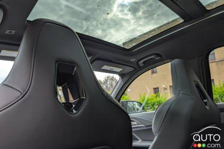 2024 BMW X1 M35i, panoramic roof