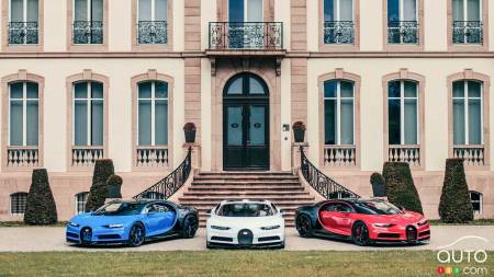 Bugatti Chiron, en bleu blanc rouge