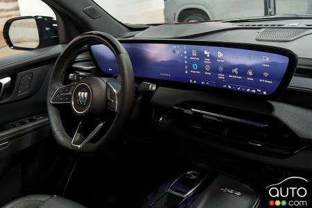The 2025 Buick Enclave Avenir, new screen