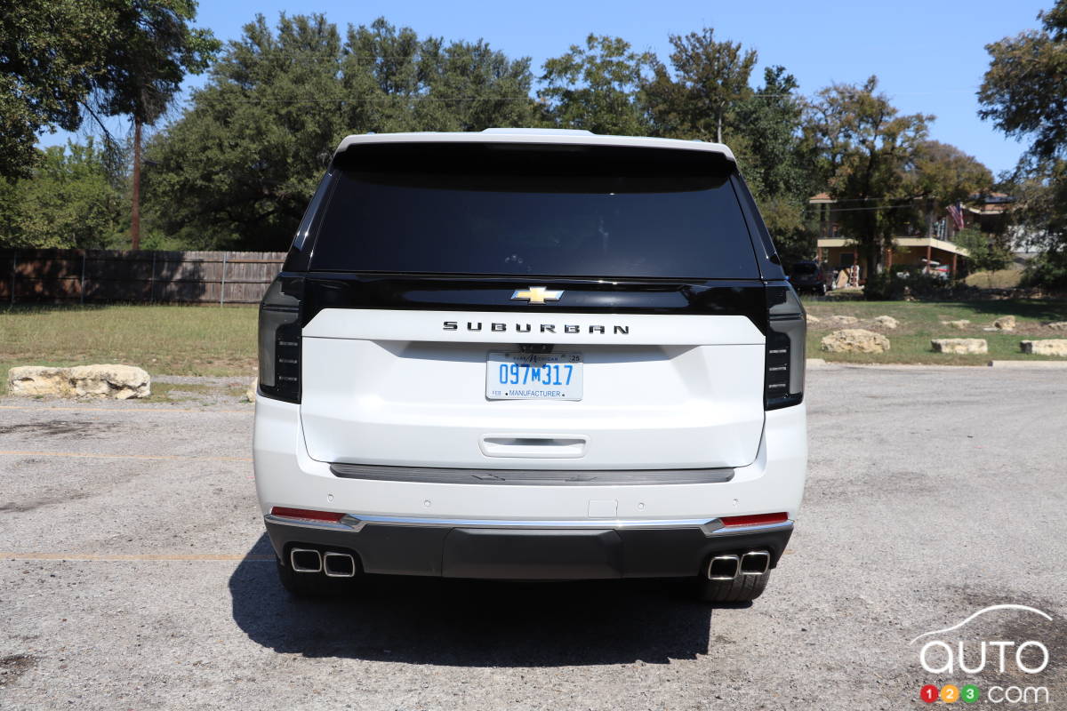 Chevrolet Suburban High Country 2025, arrière