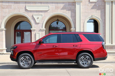 Chevrolet Tahoe 2025, de profil