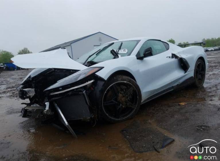 Chevrolet Corvette C8 2020 accidentée, côté conducteur