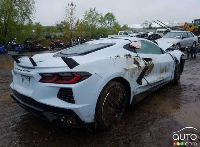 Chevrolet Corvette C8 2020 accidentée, trois quarts arrière