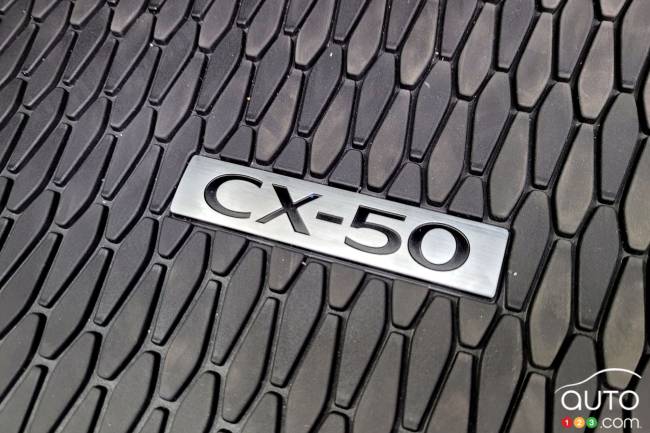 Le Mazda CX-50 2023, écusson