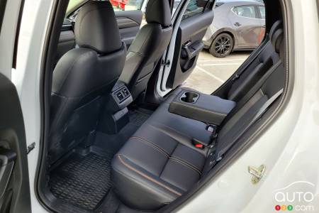 2023 Mazda CX-50, second column