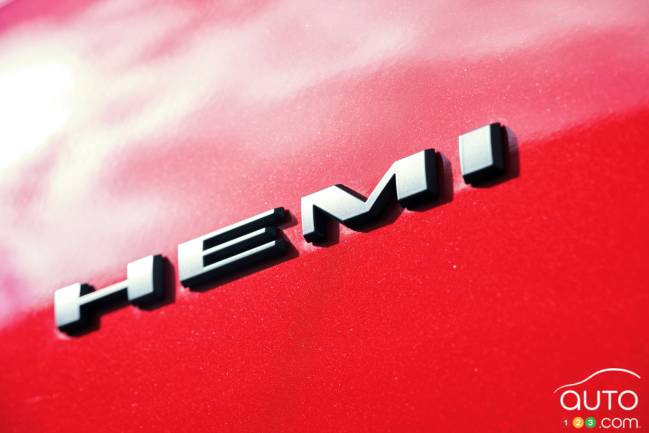 Dodge Durango R/T, HEMI badging
