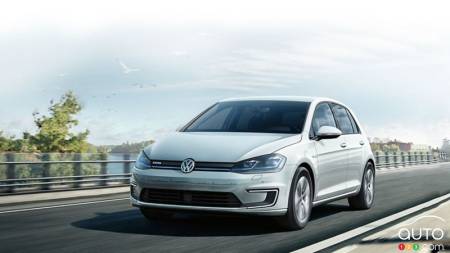 Volkswagen e-Golf, three-quarters front