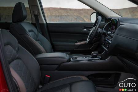 2022 Nissan Pathfinder, first row