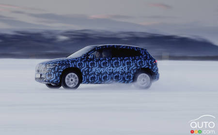 Mercedes-Benz EQA, on the snow
