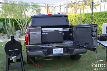 2024 Ford F-150, Pro Access tailgate