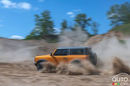 Ford Bronco 2 portes Wildtrak Sasquatch, sur le sable