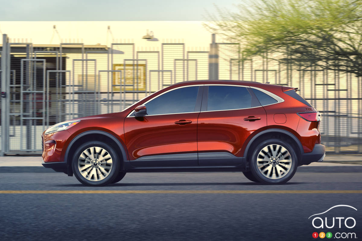 Ford Escape hybride 2020, profil