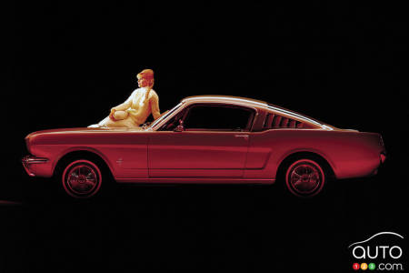 Ford Mustang 1965, dans le noir