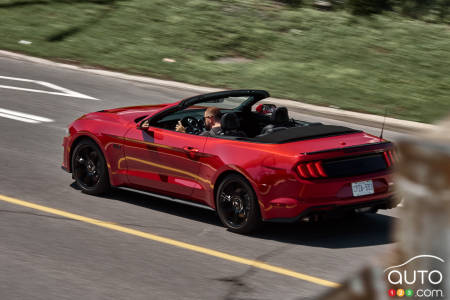 2020 Ford Mustang GT convertible 2020, three-quarters rear
