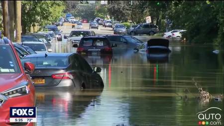 Des voitures inondées