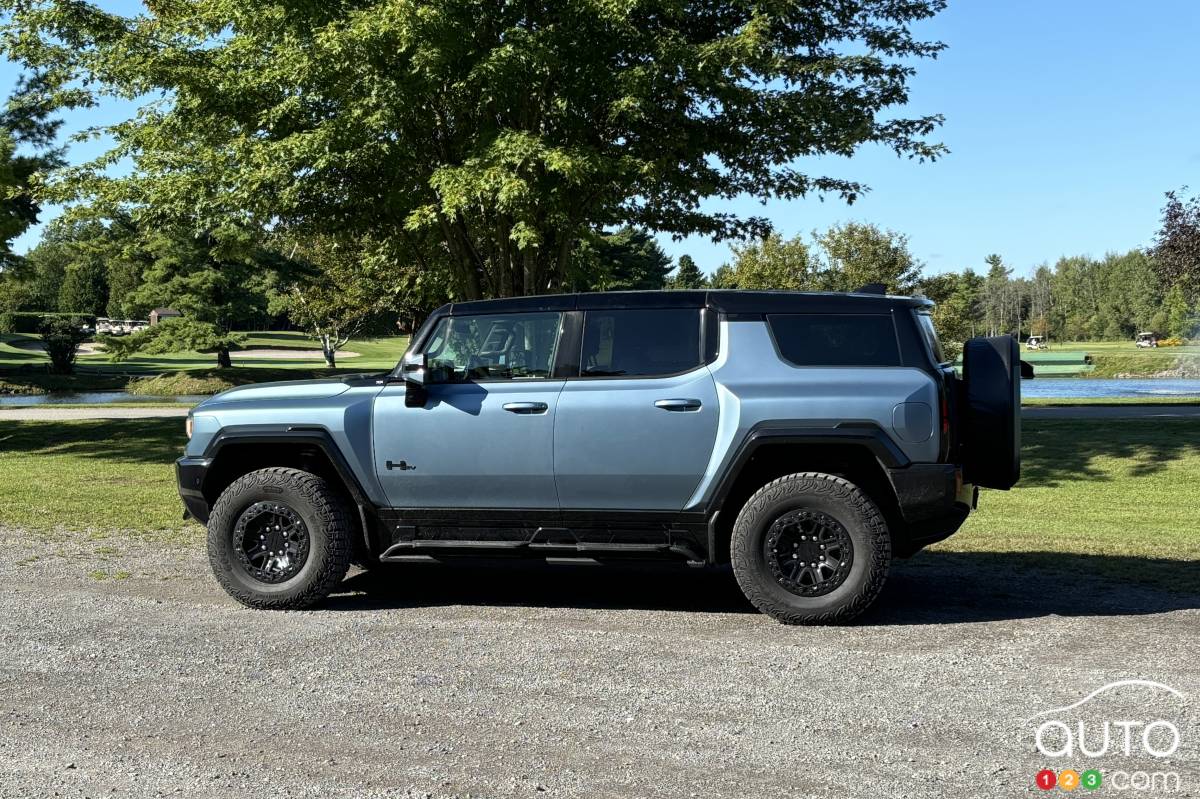 GMC Hummer EV 2025, de profil