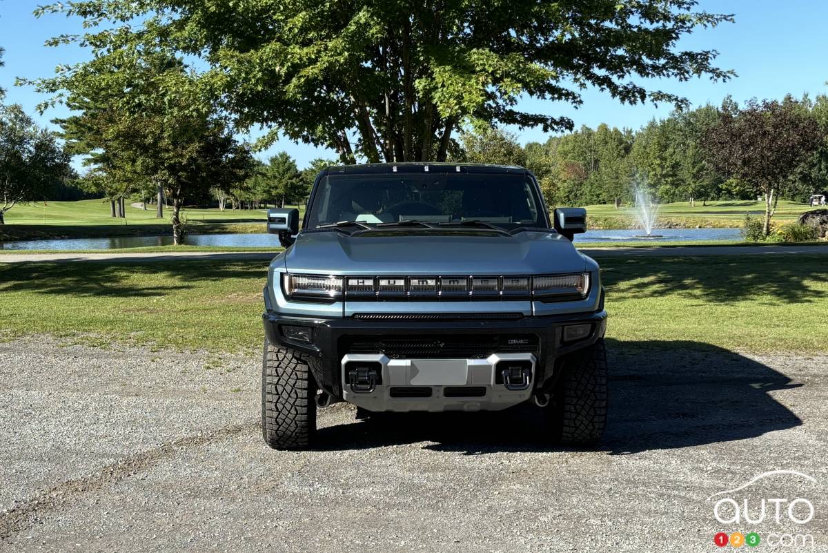 2025 GMC Hummer EV, front